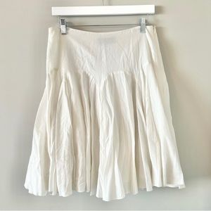 Club Monaco A line pleated skirt Size 6 white
